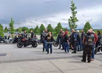 499448718 751968480490313 n